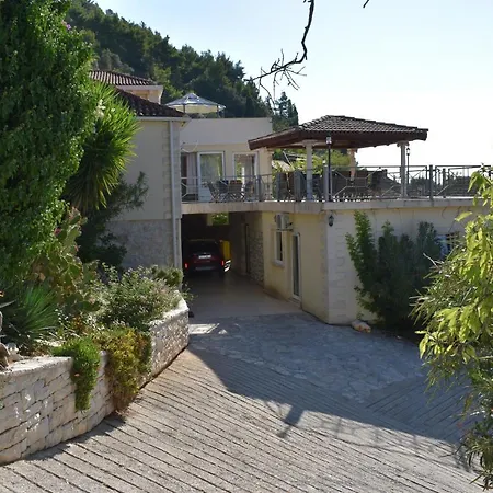 Viola Villa
