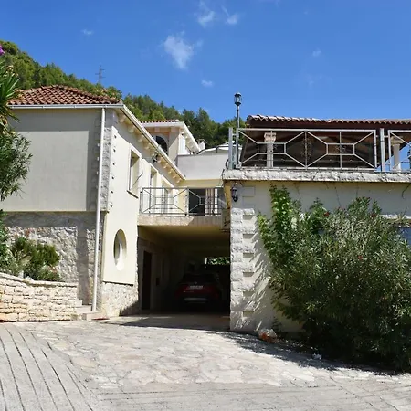Viola Villa *