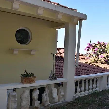 Viola Villa