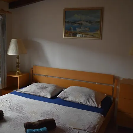 Viola Villa Čara